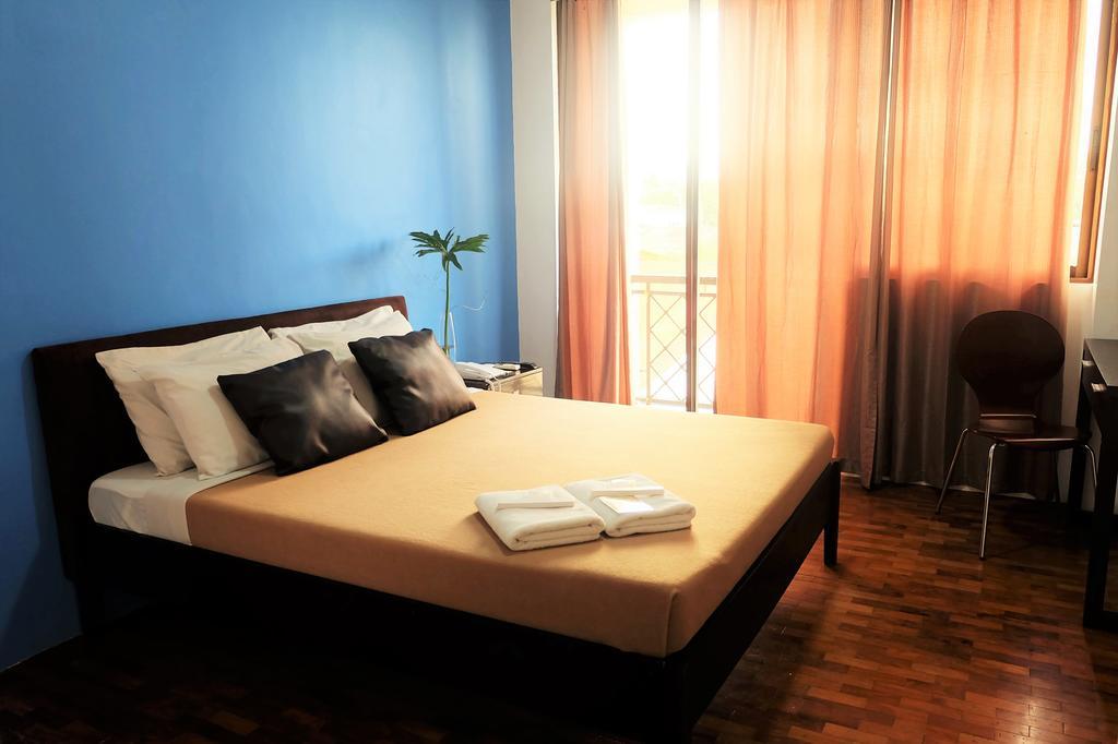 Vive Hotel Makati City Exterior photo